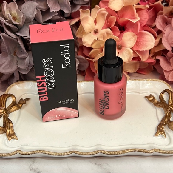 Rodial Blush Drops in Frosted Pink - Picture 4 of 11